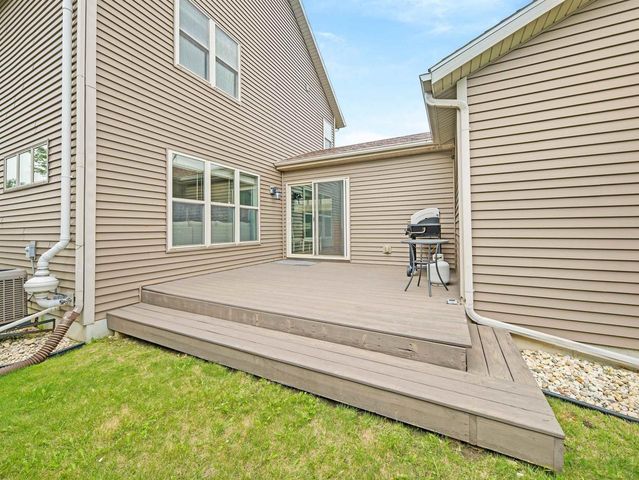3821 STONEBRIDGE Drive, Madison, WI 53719