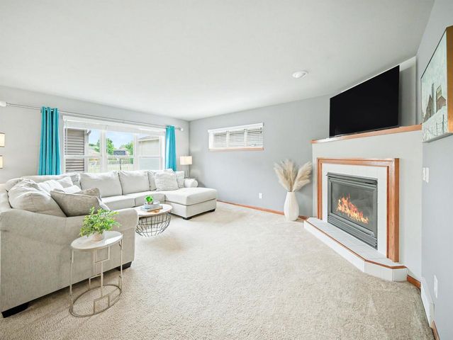 3821 STONEBRIDGE Drive, Madison, WI 53719
