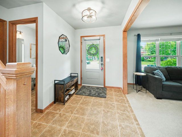 3821 STONEBRIDGE Drive, Madison, WI 53719