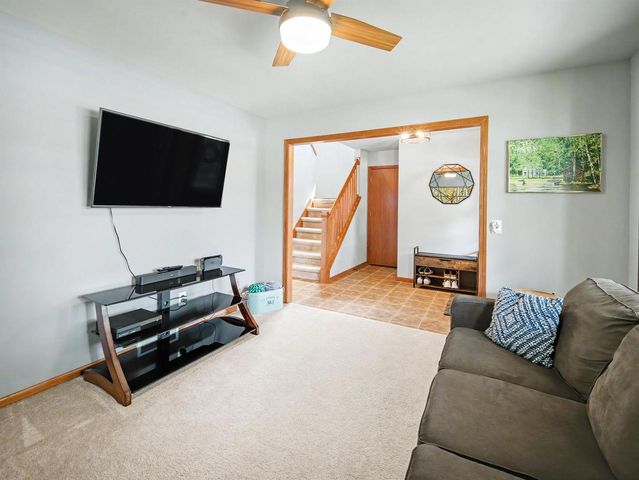3821 STONEBRIDGE Drive, Madison, WI 53719