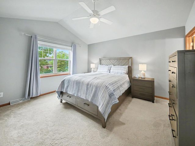 3821 STONEBRIDGE Drive, Madison, WI 53719