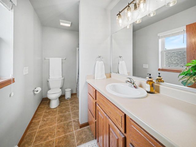 3821 STONEBRIDGE Drive, Madison, WI 53719