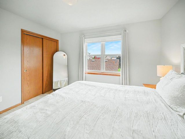 3821 STONEBRIDGE Drive, Madison, WI 53719