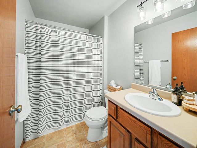3821 STONEBRIDGE Drive, Madison, WI 53719
