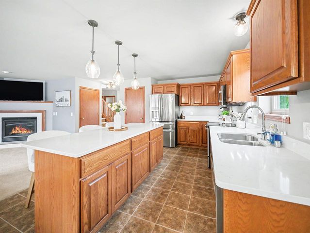 3821 STONEBRIDGE Drive, Madison, WI 53719