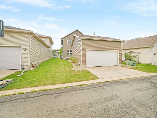 3821 STONEBRIDGE Drive, Madison, WI 53719