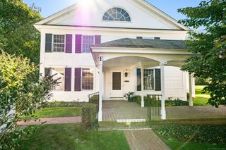 14 Ferry Road E2, Old Lyme, CT 06371