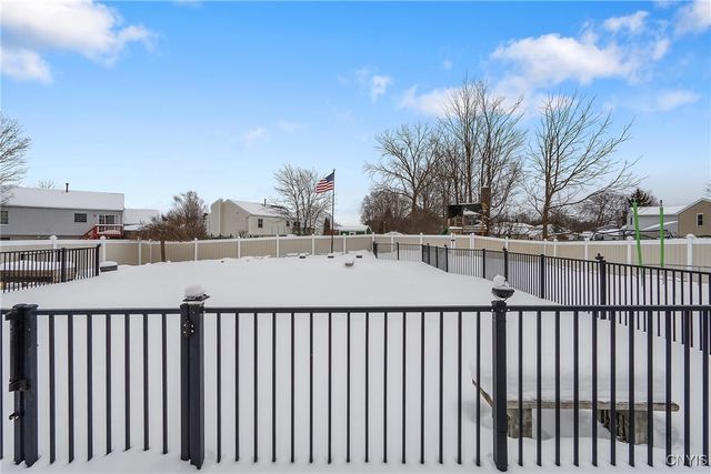 5503 Rockhampton Path, Clay, NY 13041