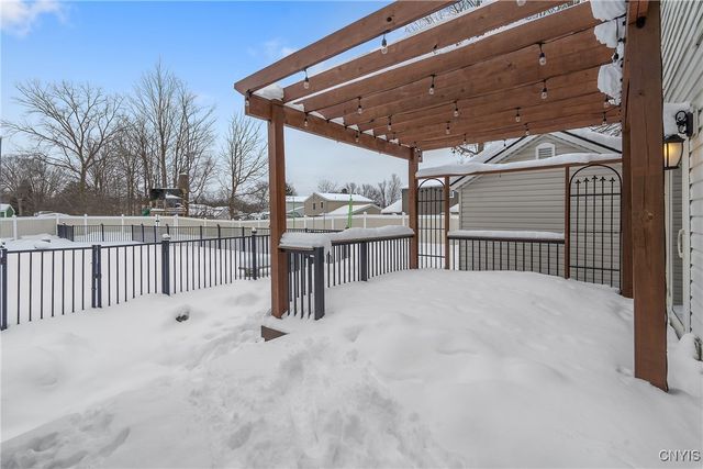 5503 Rockhampton Path, Clay, NY 13041