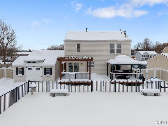 5503 Rockhampton Path, Clay, NY 13041