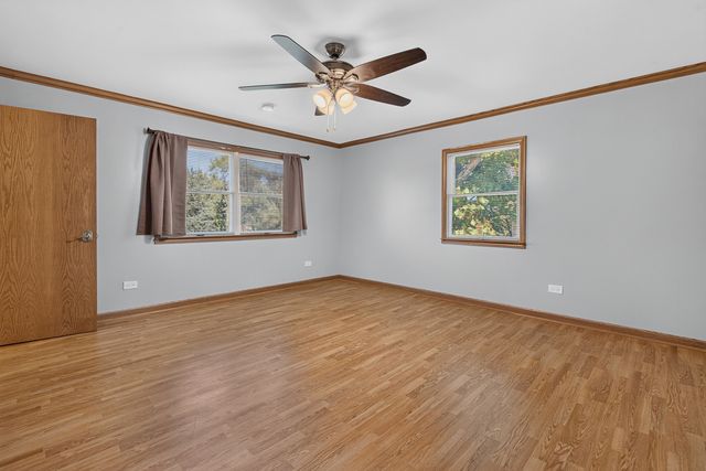 471 E 15th Place, Lombard, IL 60148
