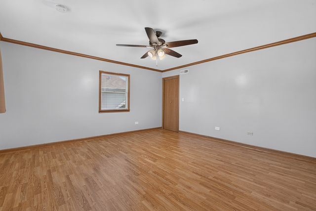 471 E 15th Place, Lombard, IL 60148
