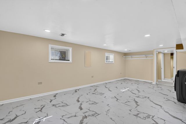 471 E 15th Place, Lombard, IL 60148