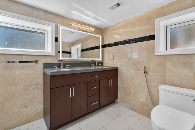471 E 15th Place, Lombard, IL 60148