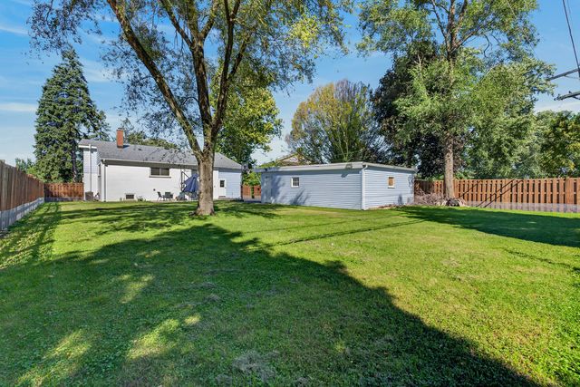 471 E 15th Place, Lombard, IL 60148
