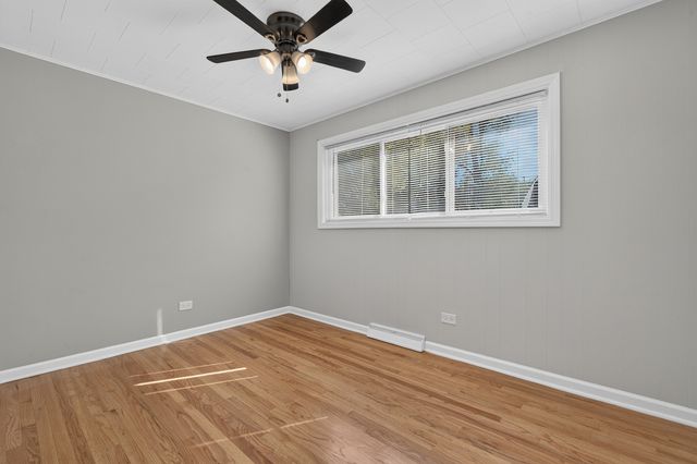471 E 15th Place, Lombard, IL 60148
