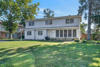 471 E 15th Place, Lombard, IL 60148