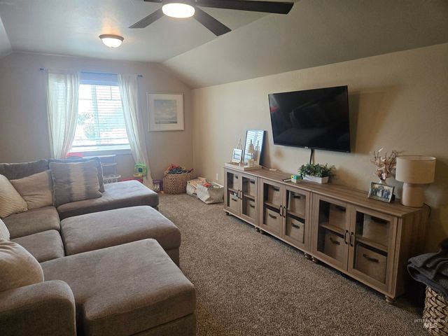 1011 Bell Ln, Kimberly, ID 83341