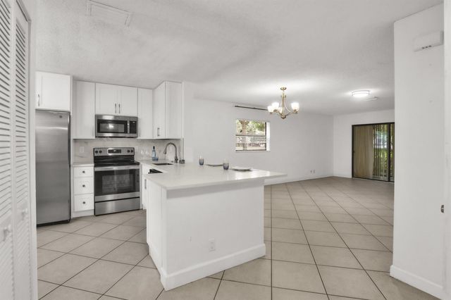2112 NW 45th Avenue, Coconut Creek, FL 33066