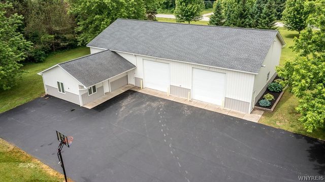 2341 County Line Road, Darien, NY 14004