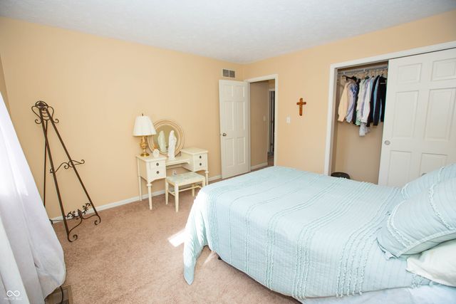 8105 Foxchase Drive, Indianapolis, IN 46256