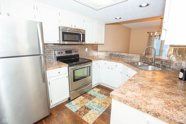 8105 Foxchase Drive, Indianapolis, IN 46256