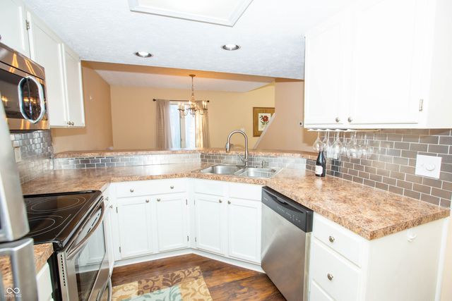 8105 Foxchase Drive, Indianapolis, IN 46256