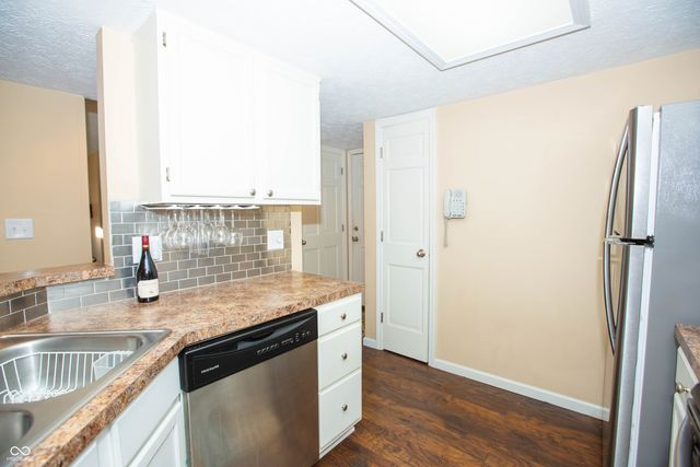 8105 Foxchase Drive, Indianapolis, IN 46256