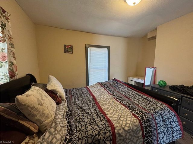 1211 W Florida Street, Greensboro, NC 27403