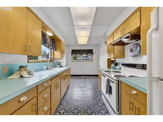 329 Se LINDEN Ct, Gresham, OR 97080