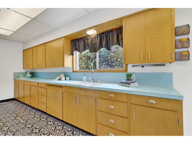 329 Se LINDEN Ct, Gresham, OR 97080