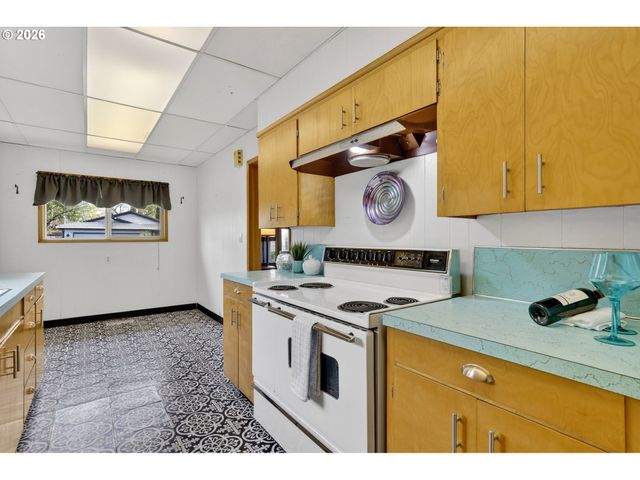 329 Se LINDEN Ct, Gresham, OR 97080