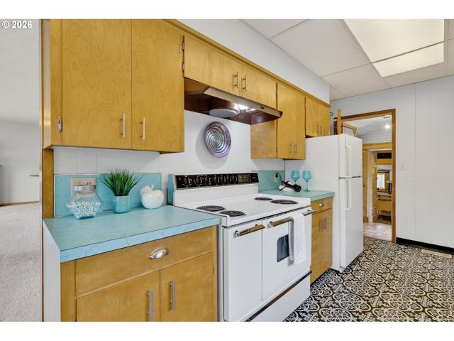 329 Se LINDEN Ct, Gresham, OR 97080