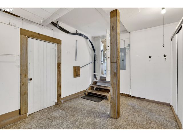 329 Se LINDEN Ct, Gresham, OR 97080