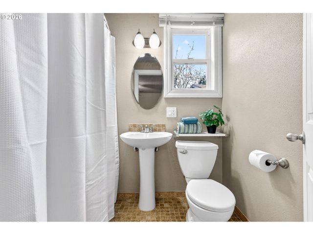 329 Se LINDEN Ct, Gresham, OR 97080