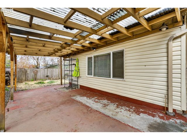 329 Se LINDEN Ct, Gresham, OR 97080