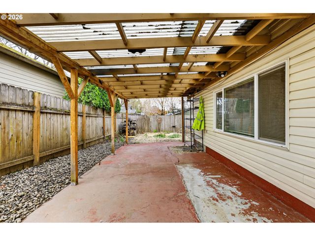 329 Se LINDEN Ct, Gresham, OR 97080