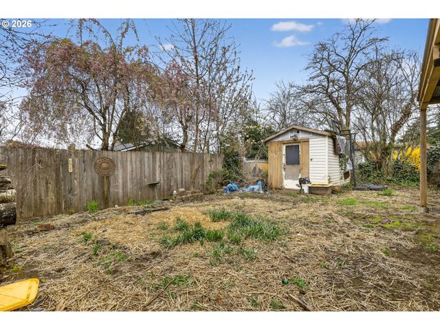 329 Se LINDEN Ct, Gresham, OR 97080