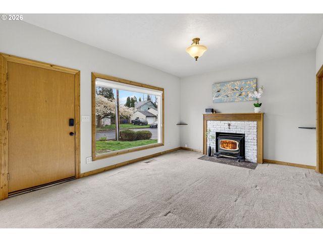 329 Se LINDEN Ct, Gresham, OR 97080