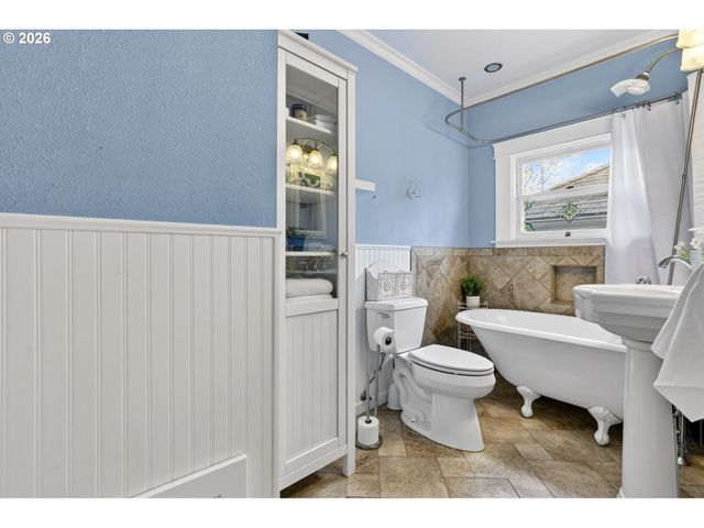 329 Se LINDEN Ct, Gresham, OR 97080