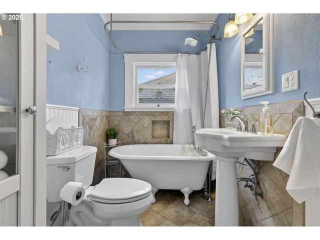 329 Se LINDEN Ct, Gresham, OR 97080