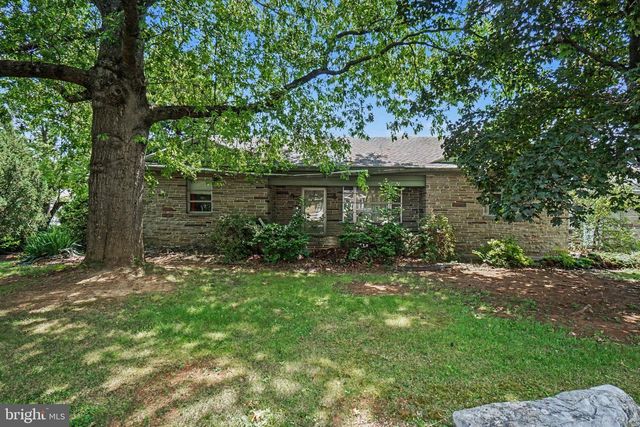 1042 MERCERSBURG ROAD, Saint Thomas, PA 17252