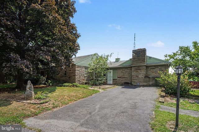 1042 MERCERSBURG ROAD, Saint Thomas, PA 17252