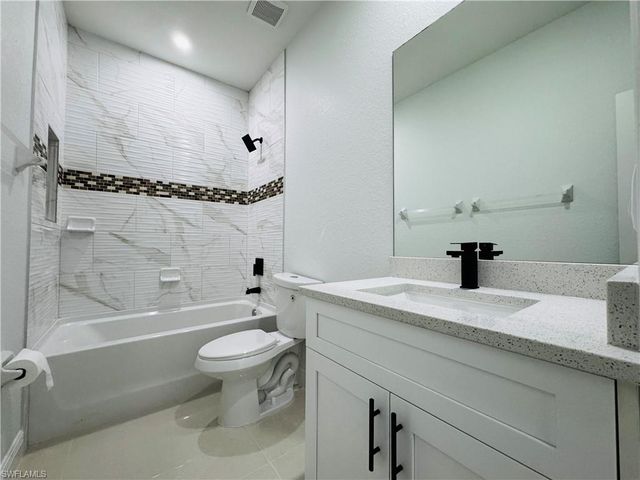 3948 20th ST W, Lehigh Acres, FL 33971