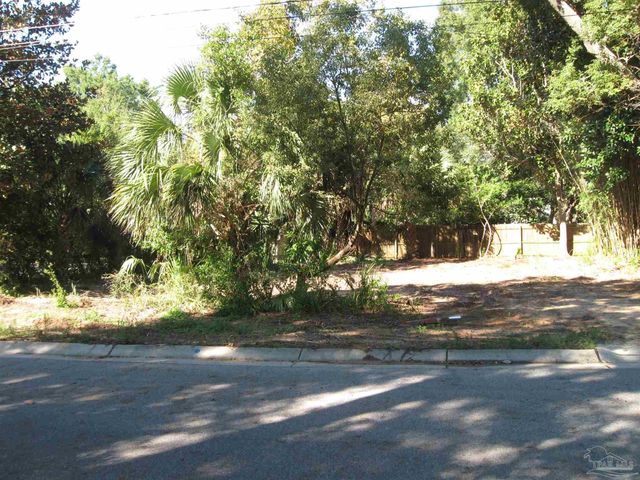 3300 E Lloyd St, Pensacola, FL 32503