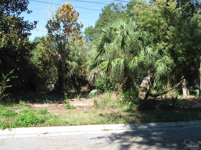 3300 E Lloyd St, Pensacola, FL 32503