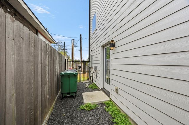 2502 Tuam Street, Houston, TX 77004