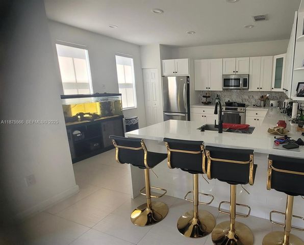 7414 NW 107th Court, Doral, FL 33178
