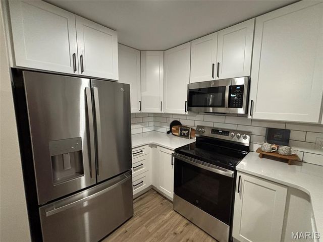 1756 Pineberry Court, St Louis, MO 63146