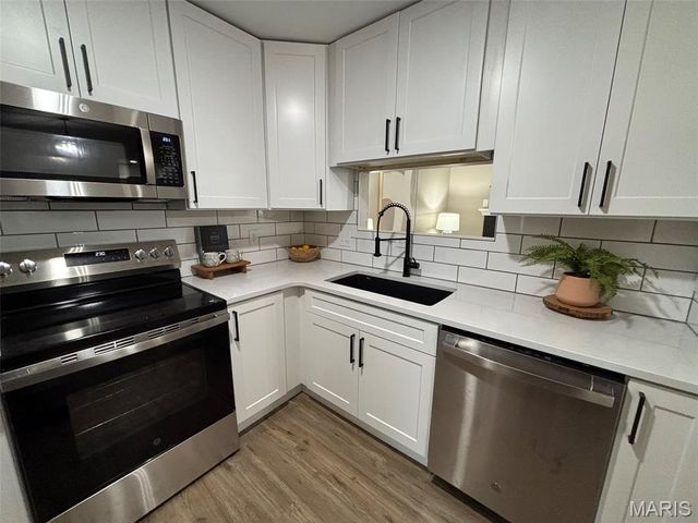 1756 Pineberry Court, St Louis, MO 63146